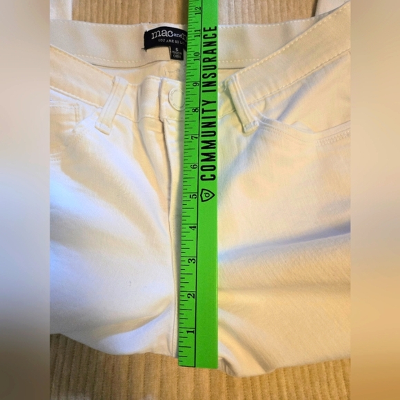 MAC AND ME WHITE FRAYED HEM JEANS. SIZE 6. - Picture 8 of 10